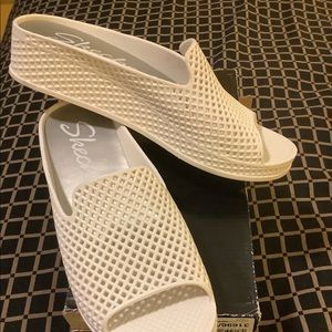 Skechers Pool Shoes